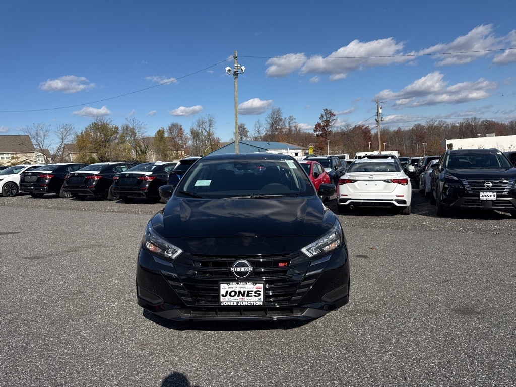 New 2025 Nissan Versa 1.6 SR Sedan
