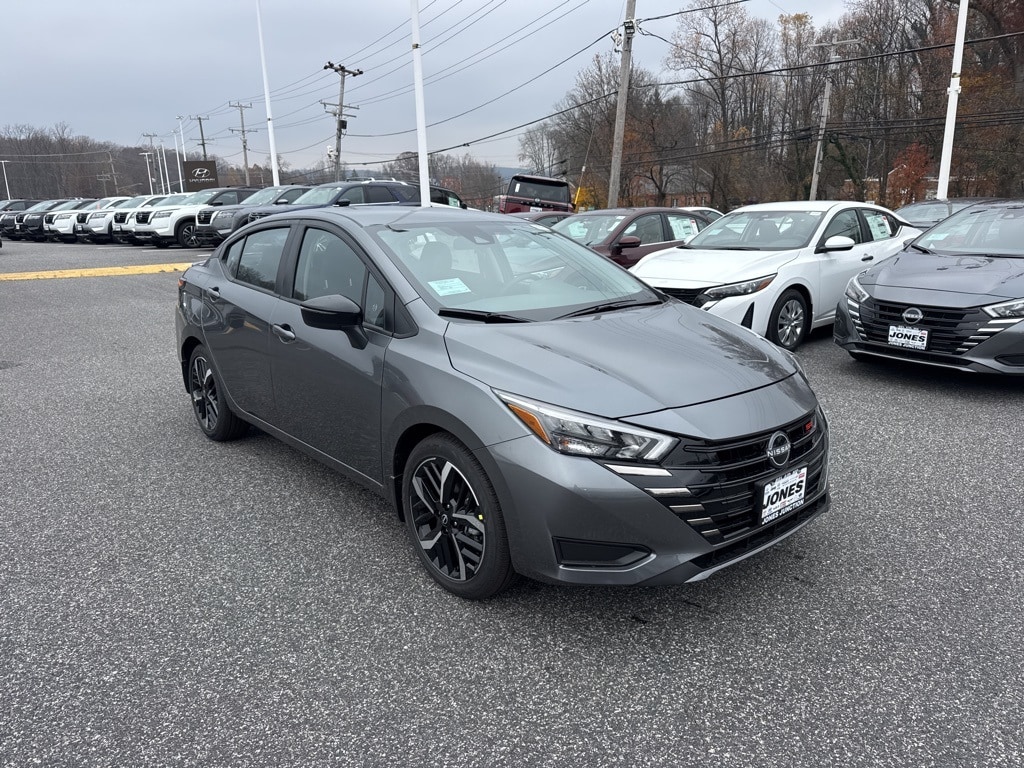 New 2025 Nissan Versa 1.6 SR Sedan