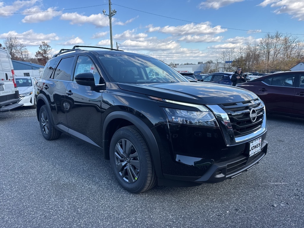 New 2025 Nissan Pathfinder SV SUV