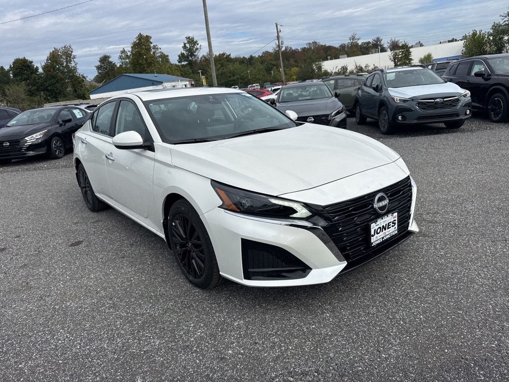 New 2025 Nissan Altima SV Sedan