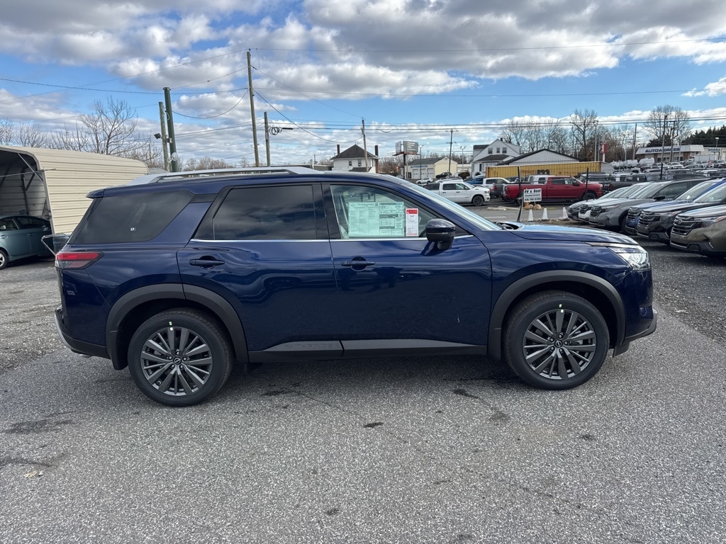 New 2025 Nissan Pathfinder SL SUV