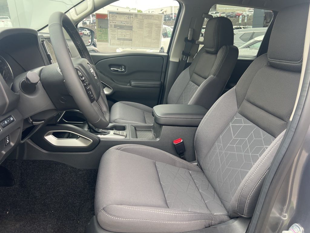 2025 Nissan Frontier SV - Photo 18