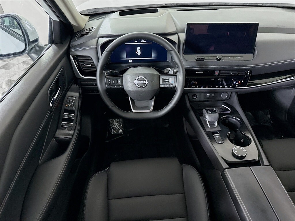 2025 Nissan Rogue SL photo 2
