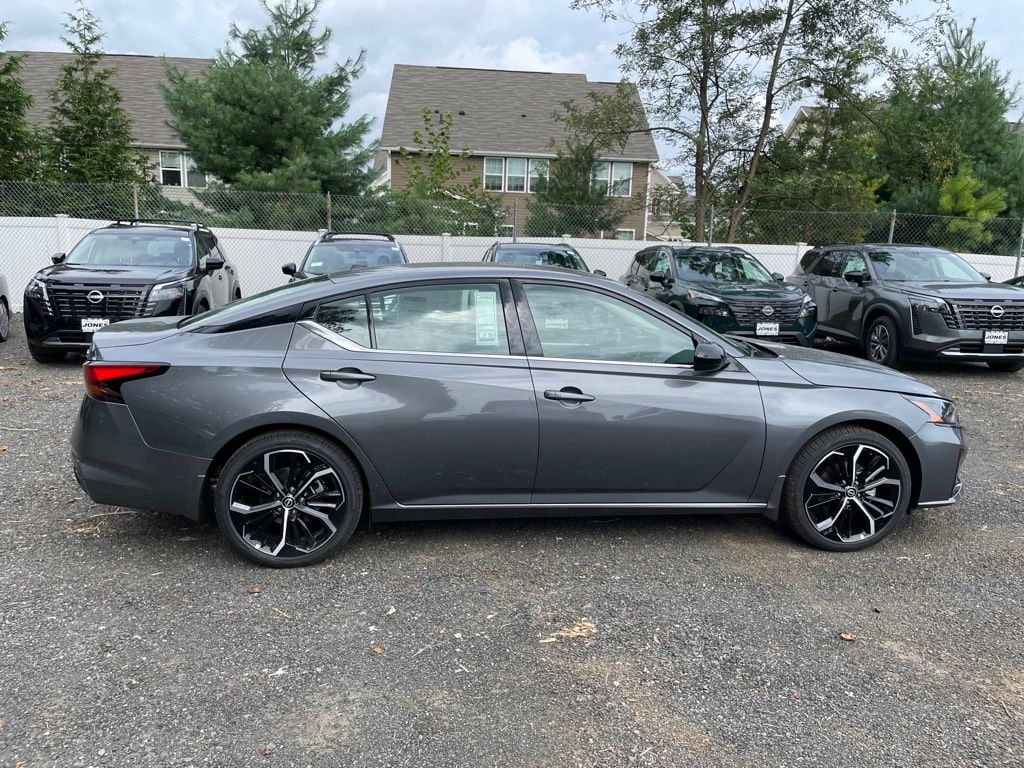 New 2026 Nissan Altima SR Sedan