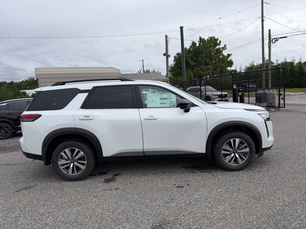 New 2026 Nissan Pathfinder SL SUV
