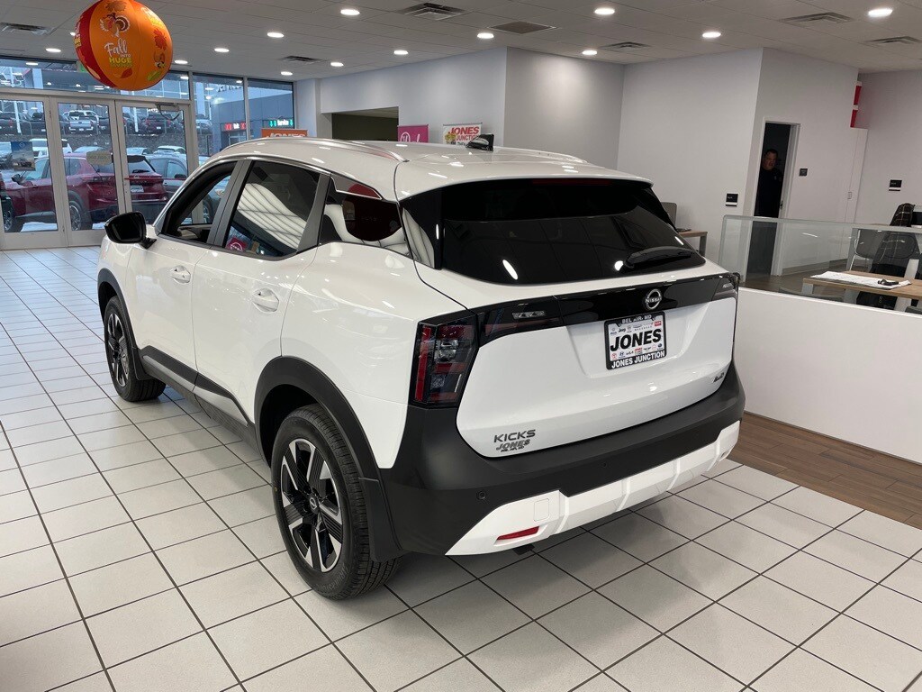 New 2026 Nissan Kicks SV SUV