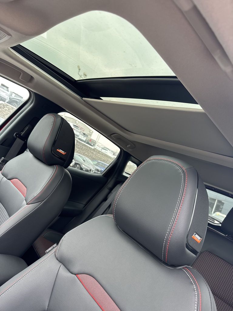 2026 Nissan KICKS SR AWD - Photo 12