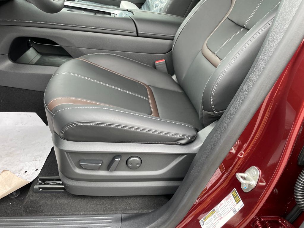 2025 Nissan Armada SL - Photo 10