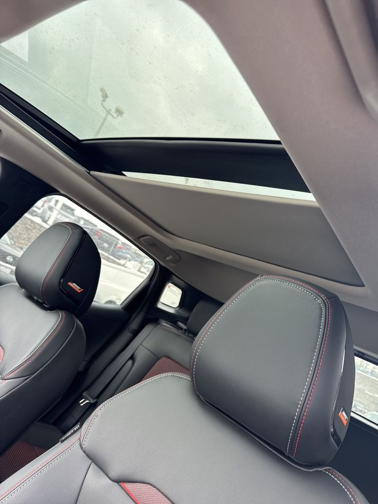 2026 Nissan KICKS SR - Photo 12
