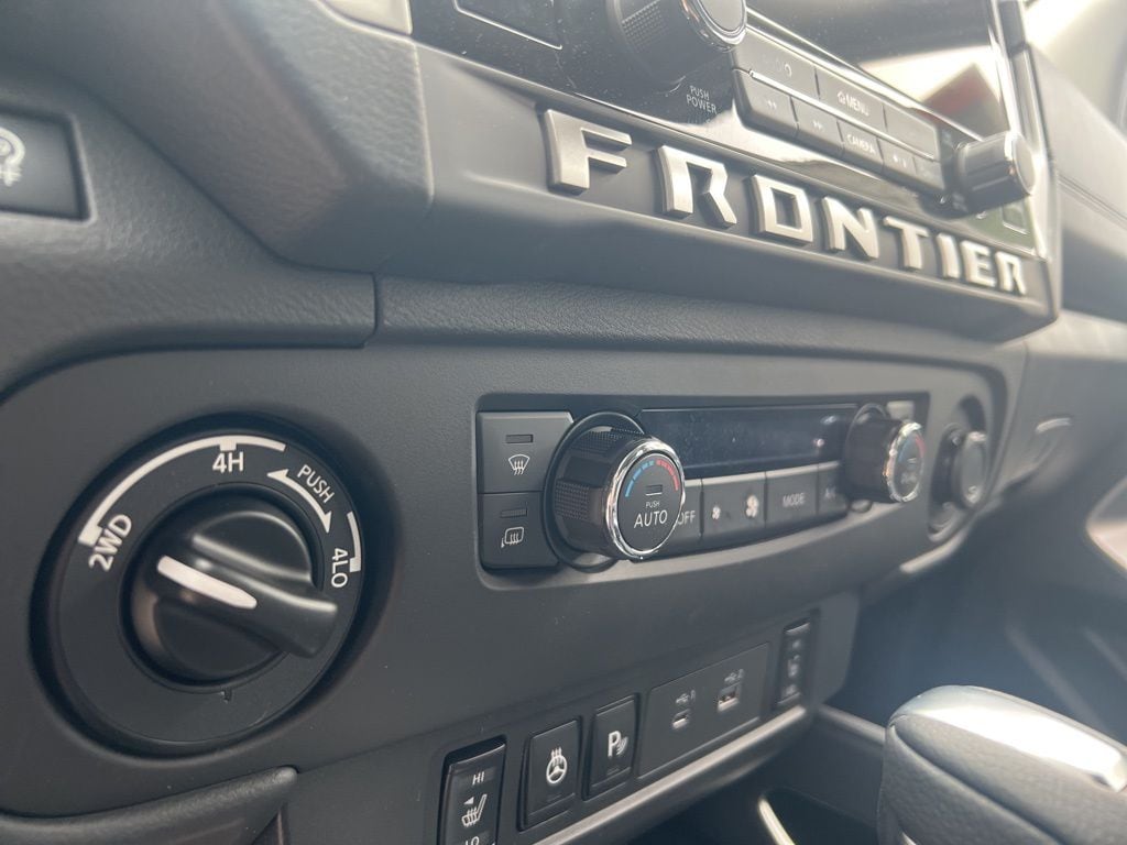 2025 Nissan Frontier SV - Photo 21