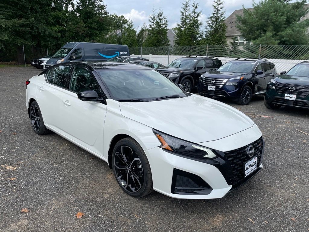 New 2026 Nissan Altima SR Sedan
