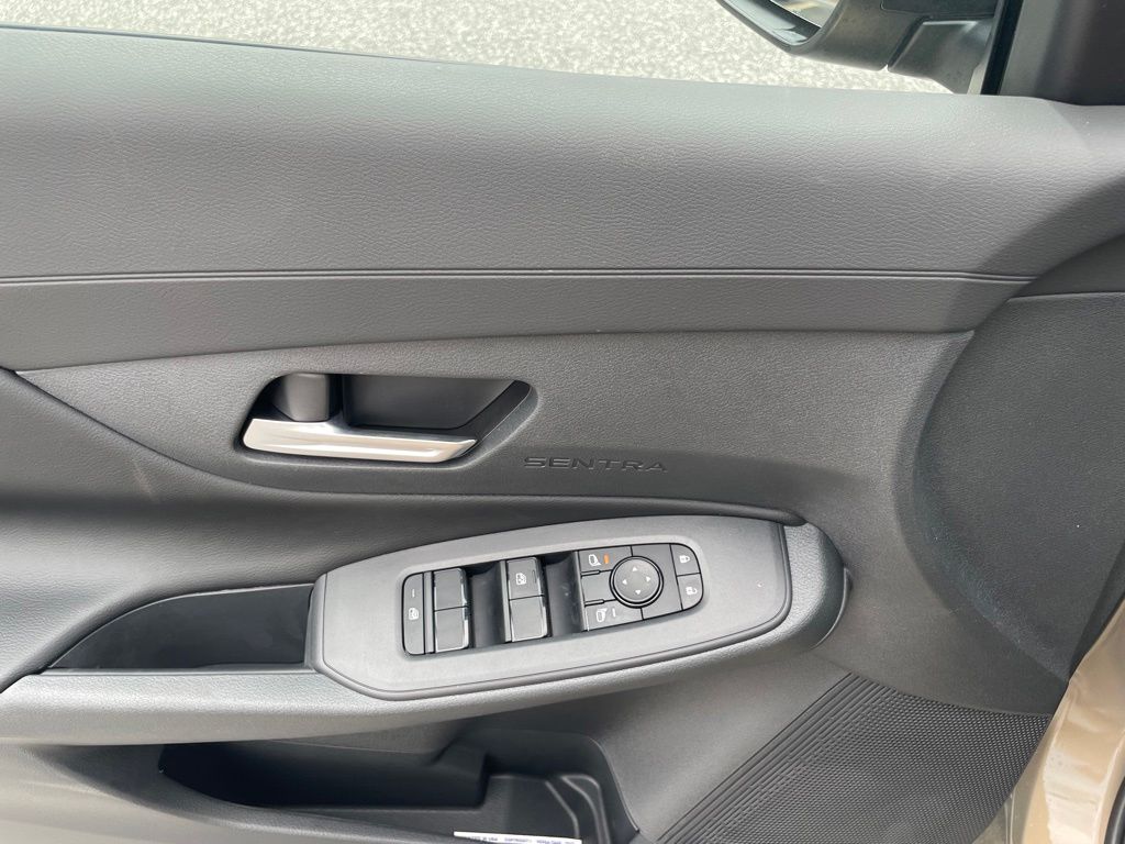 2026 Nissan Sentra SV - Photo 7