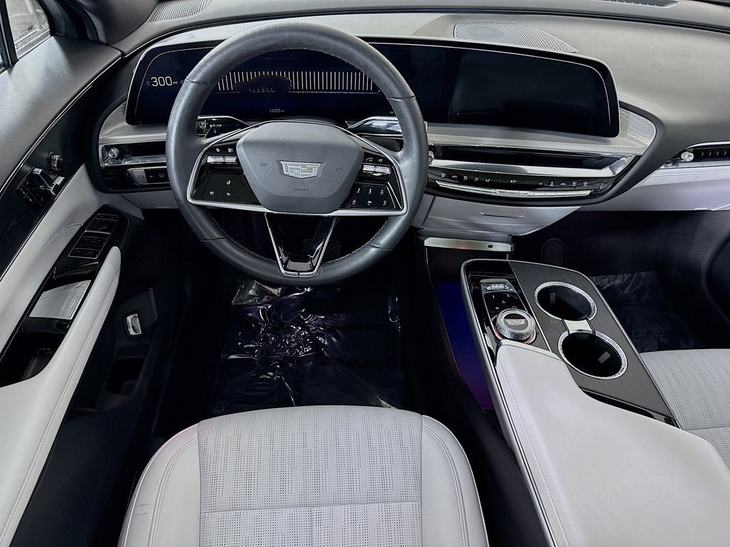 Used 2024 CADILLAC LYRIQ Luxury SUV