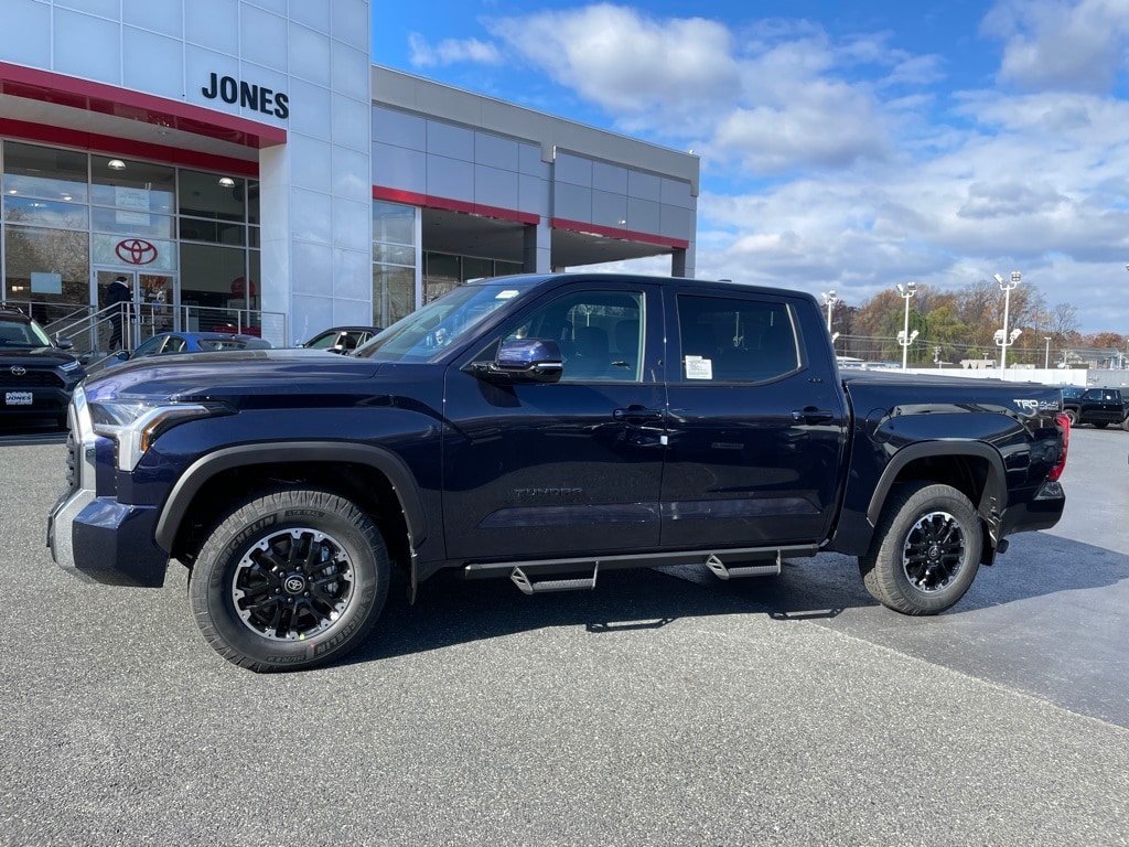New 2026 Toyota Tundra SR5 SR5 CREWMAX 5.5