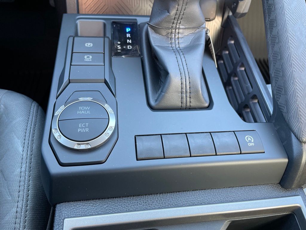 2026 Toyota Tacoma SR5 - Photo 15