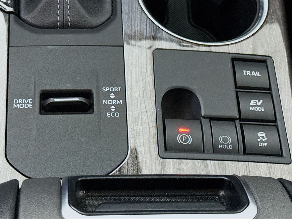 2026 Toyota Highlander Platinum - Photo 13