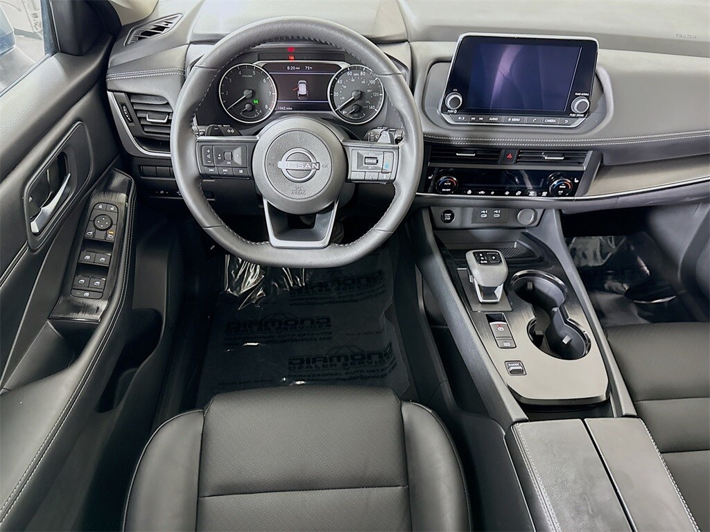 2024 Nissan Rogue SV photo 3