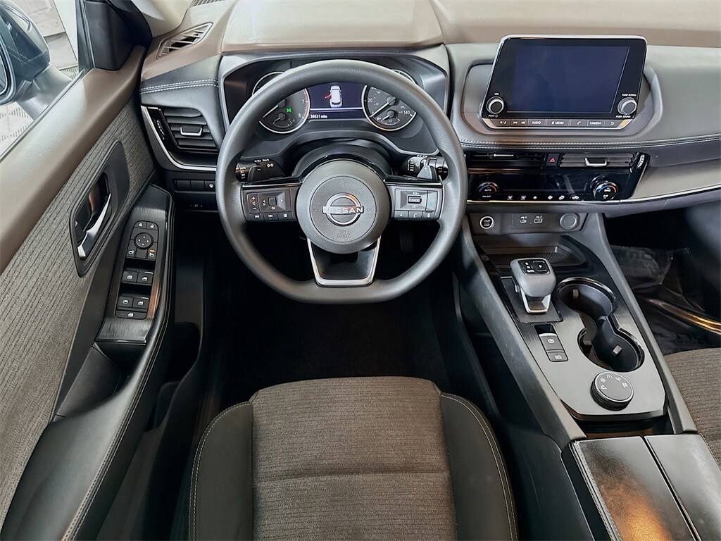 2022 Nissan Rogue SV photo 3