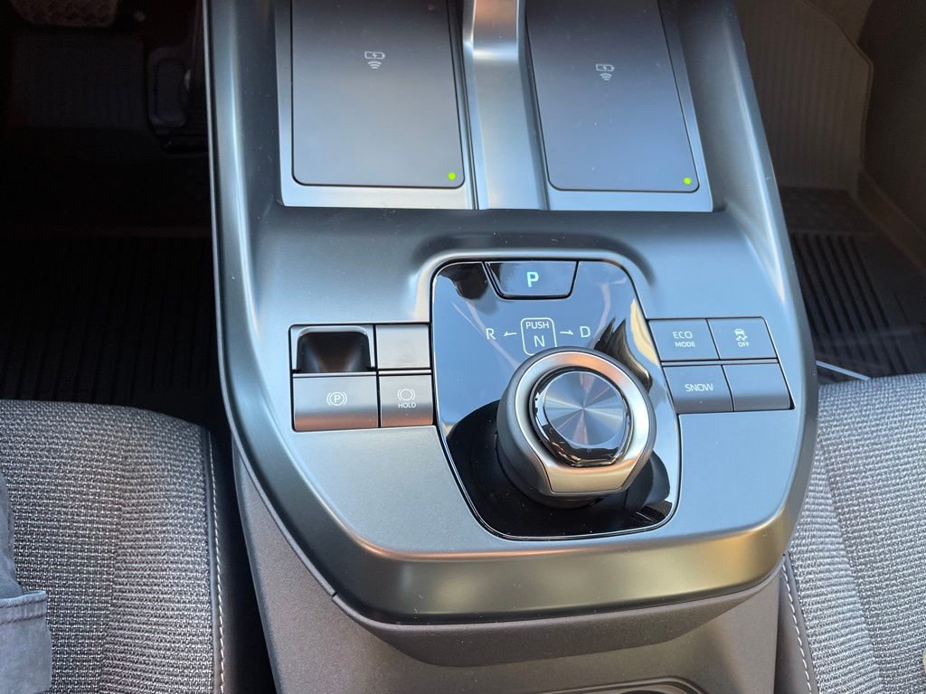 2026 Toyota bZ XLE - Photo 15