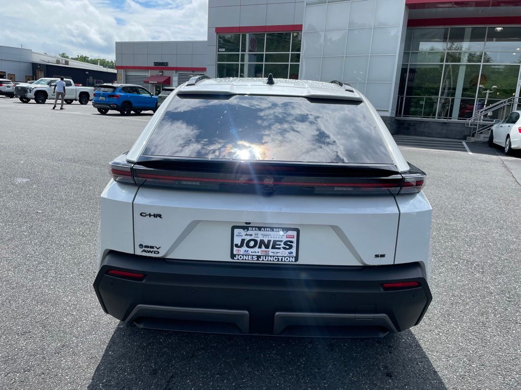 2026 Toyota C-HR SE - Photo 6