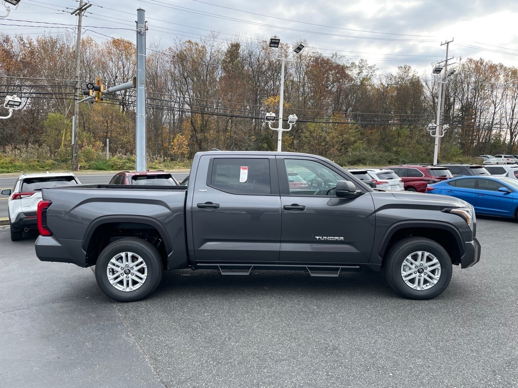 New 2026 Toyota Tundra SR5 SR5 CREWMAX 5.5