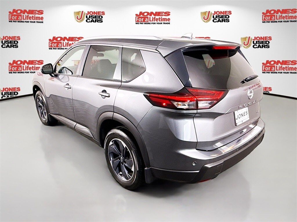 2024 Nissan Rogue SV photo 2