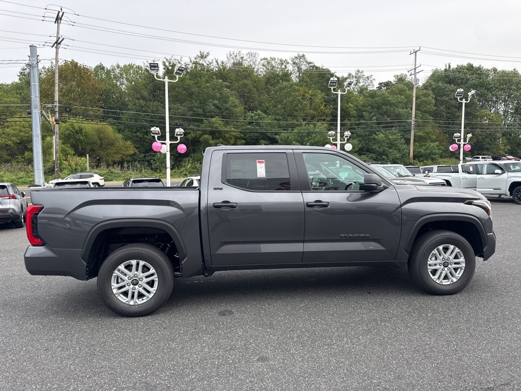 New 2026 Toyota Tundra SR5 SR5 CREWMAX 5.5