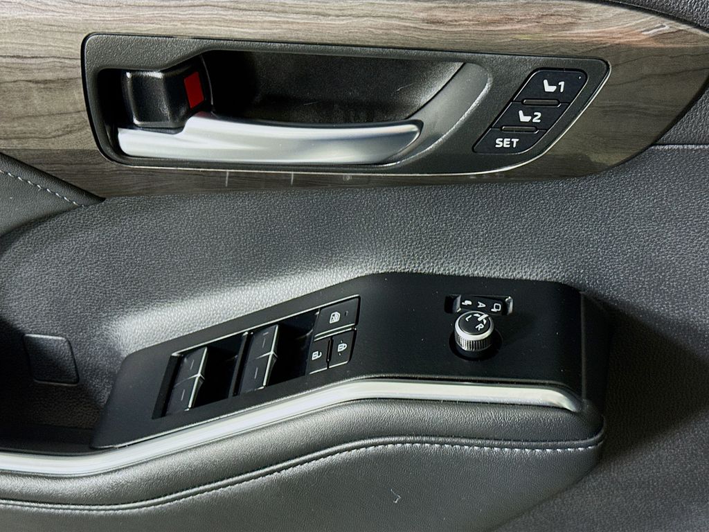2026 Toyota Highlander Platinum - Photo 26