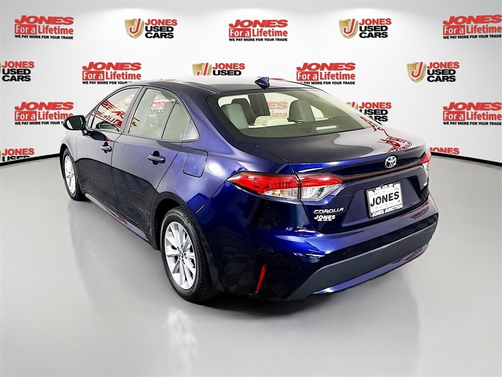 Used 2020 Toyota Corolla LE Sedan