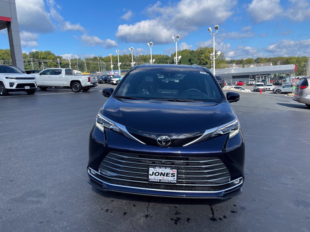 New 2026 Toyota Sienna Platinum 7 PASSENGER