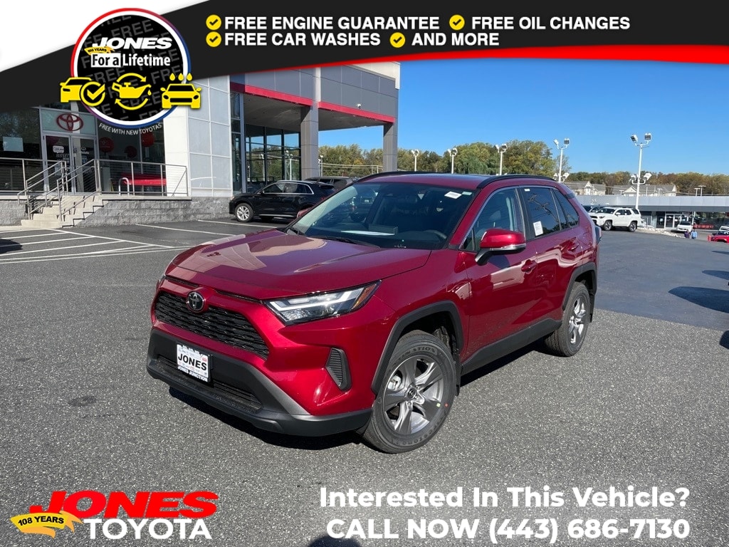 2025 Toyota RAV4 XLE's photo