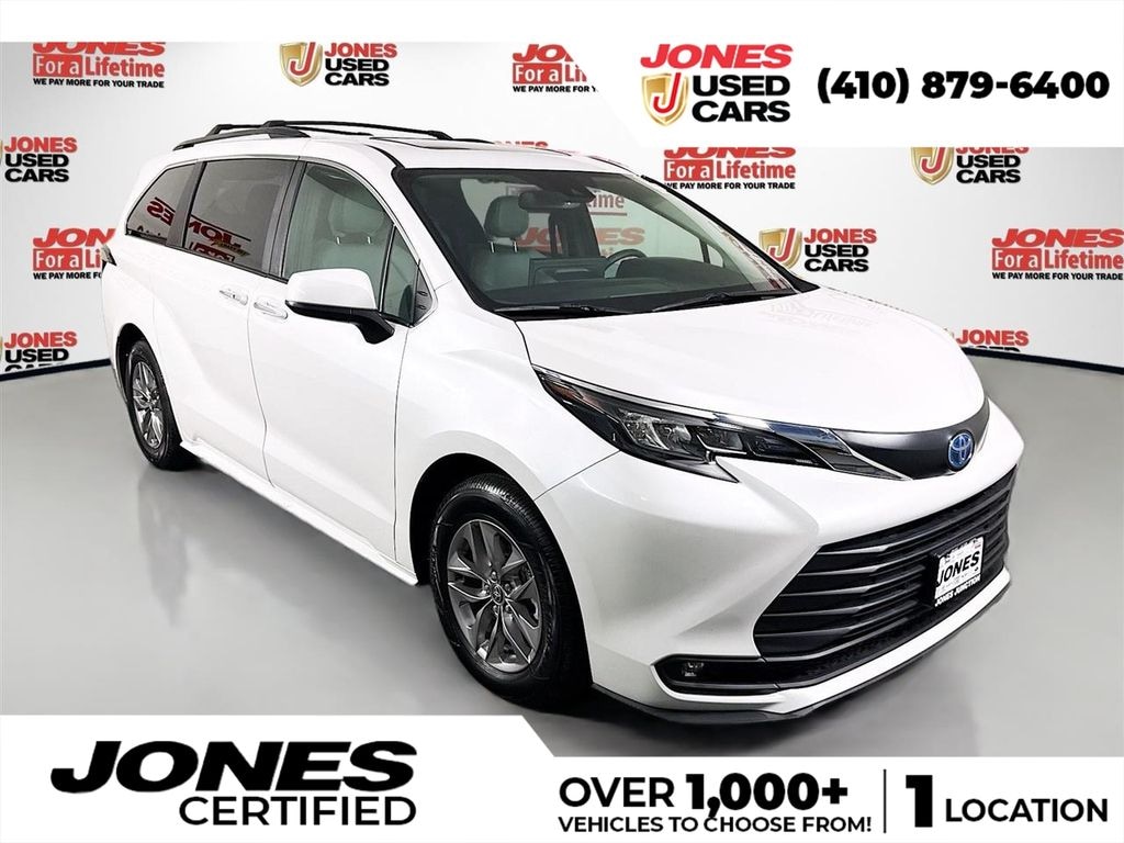 Certified 2025 Toyota Sienna XLE Van Passenger Van