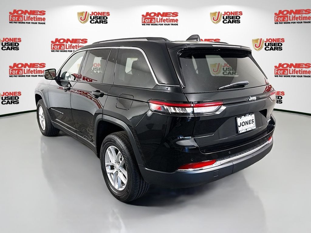 Used 2023 Jeep Grand Cherokee Laredo SUV