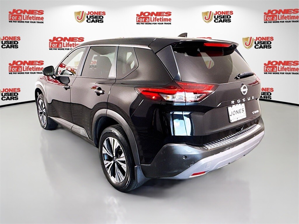 2022 Nissan Rogue SV photo 2
