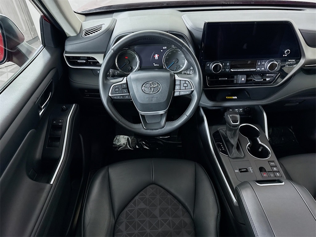Certified 2024 Toyota Highlander Hybrid XLE SUV