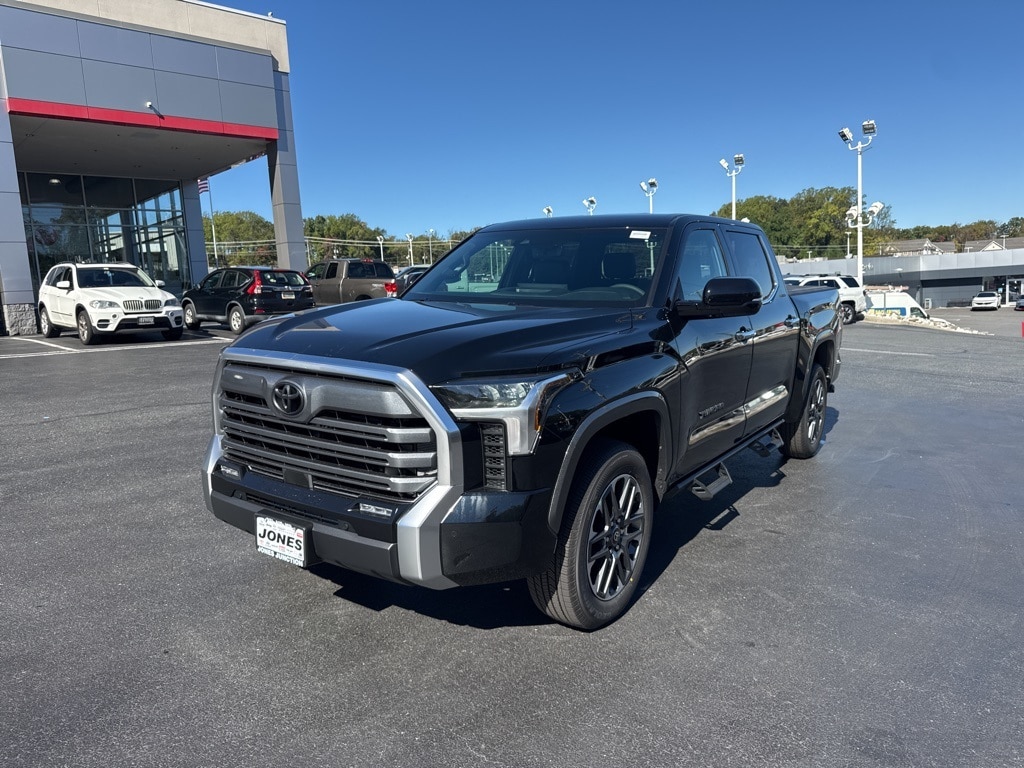 New 2026 Toyota Tundra Limited LIMITED CREWMAX 5.5
