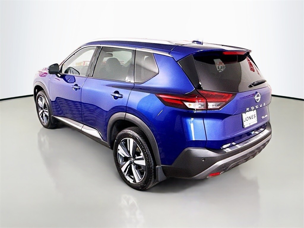 2022 Nissan Rogue SL photo 2