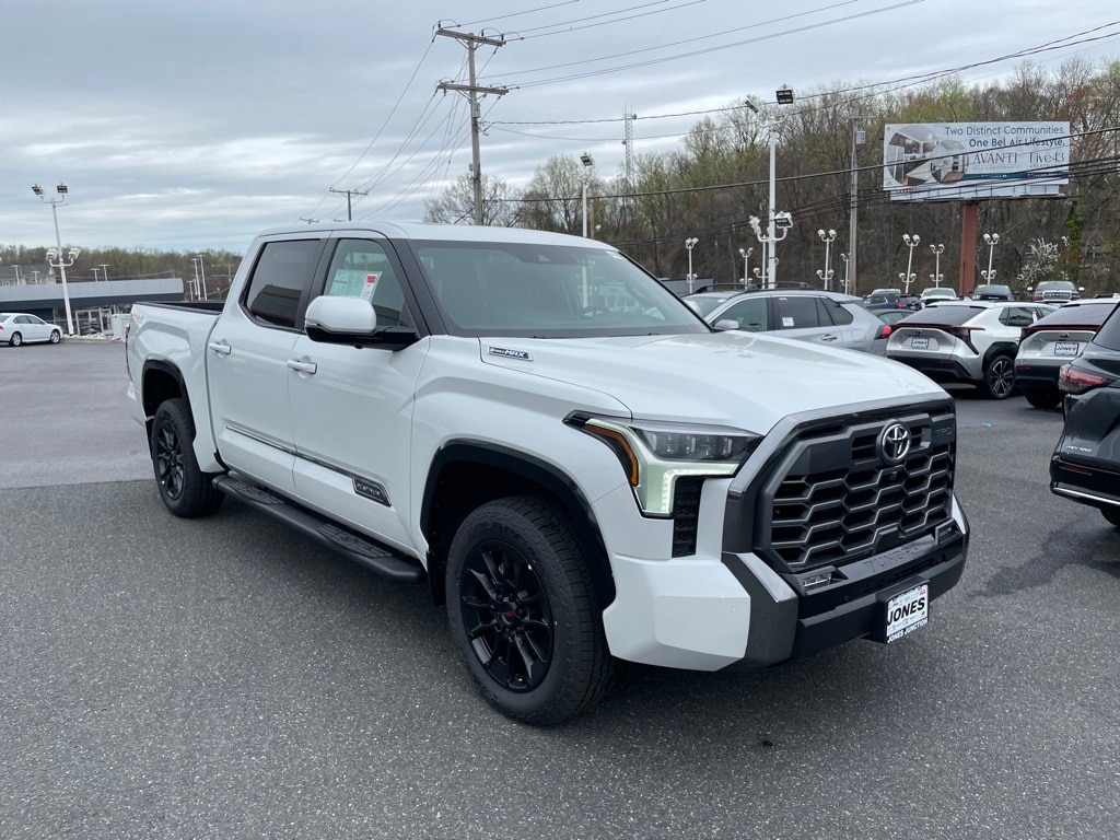 New 2025 Toyota Tundra i-FORCE MAX Platinum PLATINUM CREWMAX 5.5