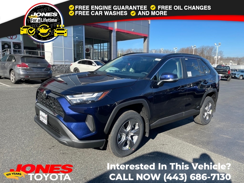 2025 Toyota RAV4 XLE's photo