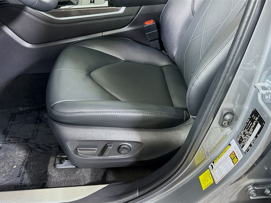 2026 Toyota Highlander Platinum - Photo 27