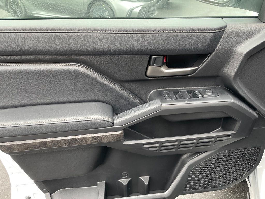 2026 Toyota Tacoma Limited - Photo 8