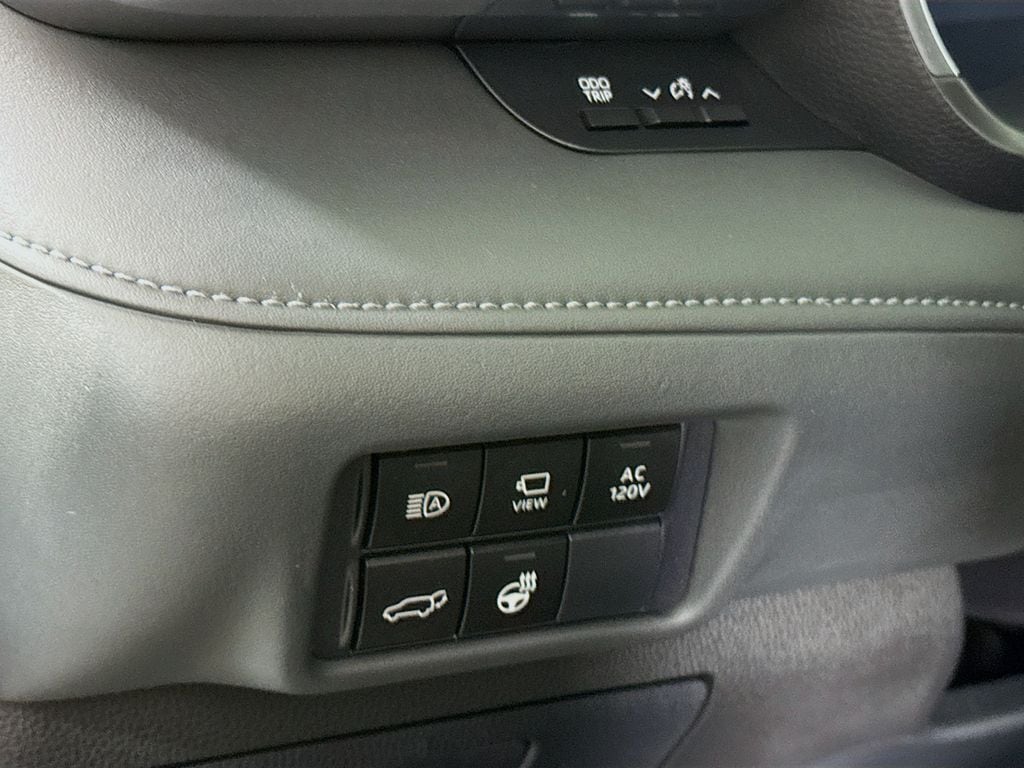2026 Toyota Highlander Platinum - Photo 22