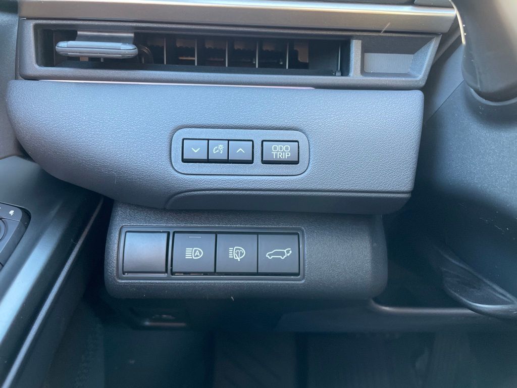 2026 Toyota bZ XLE - Photo 11