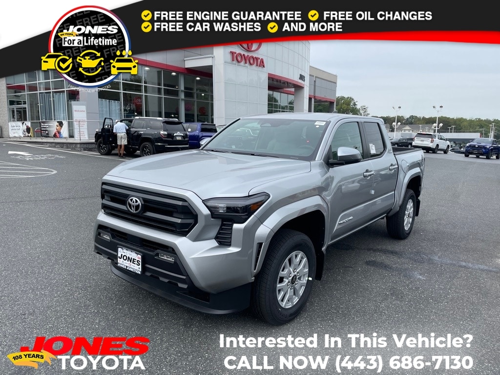 2025 Toyota Tacoma SR5's photo