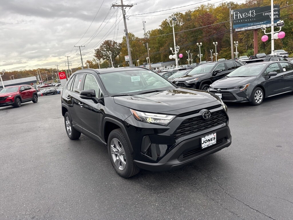 New 2025 Toyota RAV4 XLE XLE AWD SUV