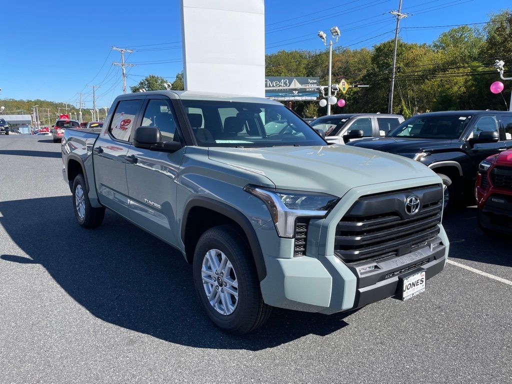 New 2026 Toyota Tundra SR5 SR5 CREWMAX 5.5