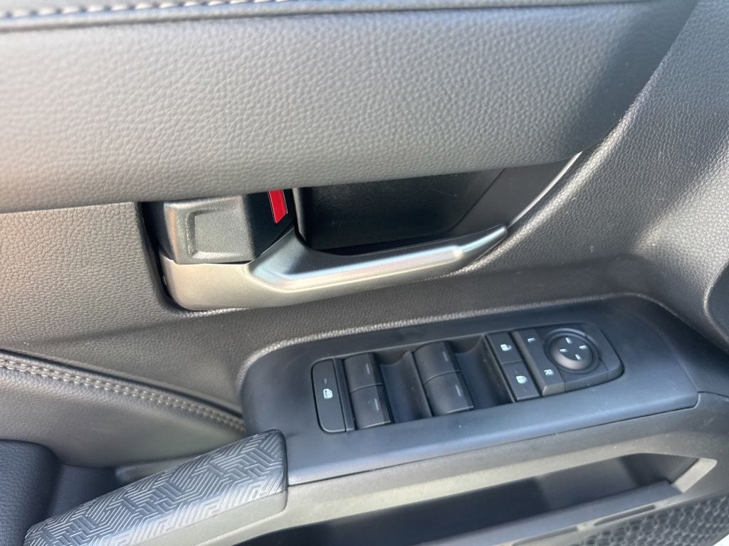 2026 Toyota Tacoma Limited - Photo 8