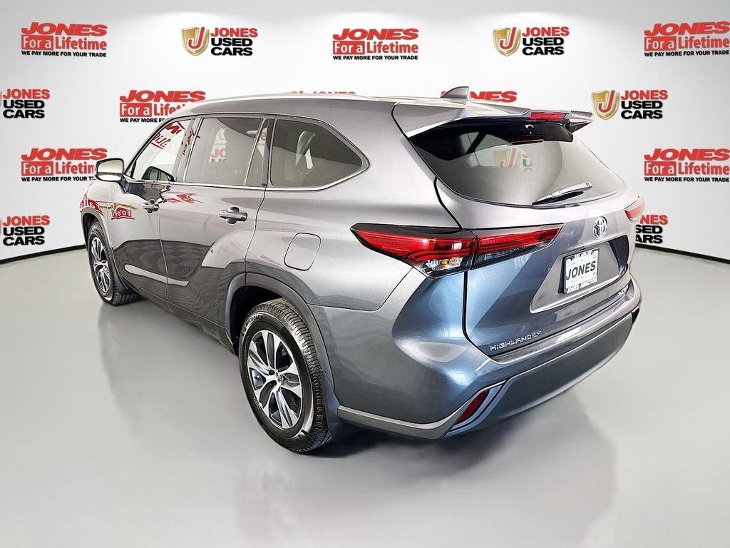 Used 2021 Toyota Highlander XLE SUV