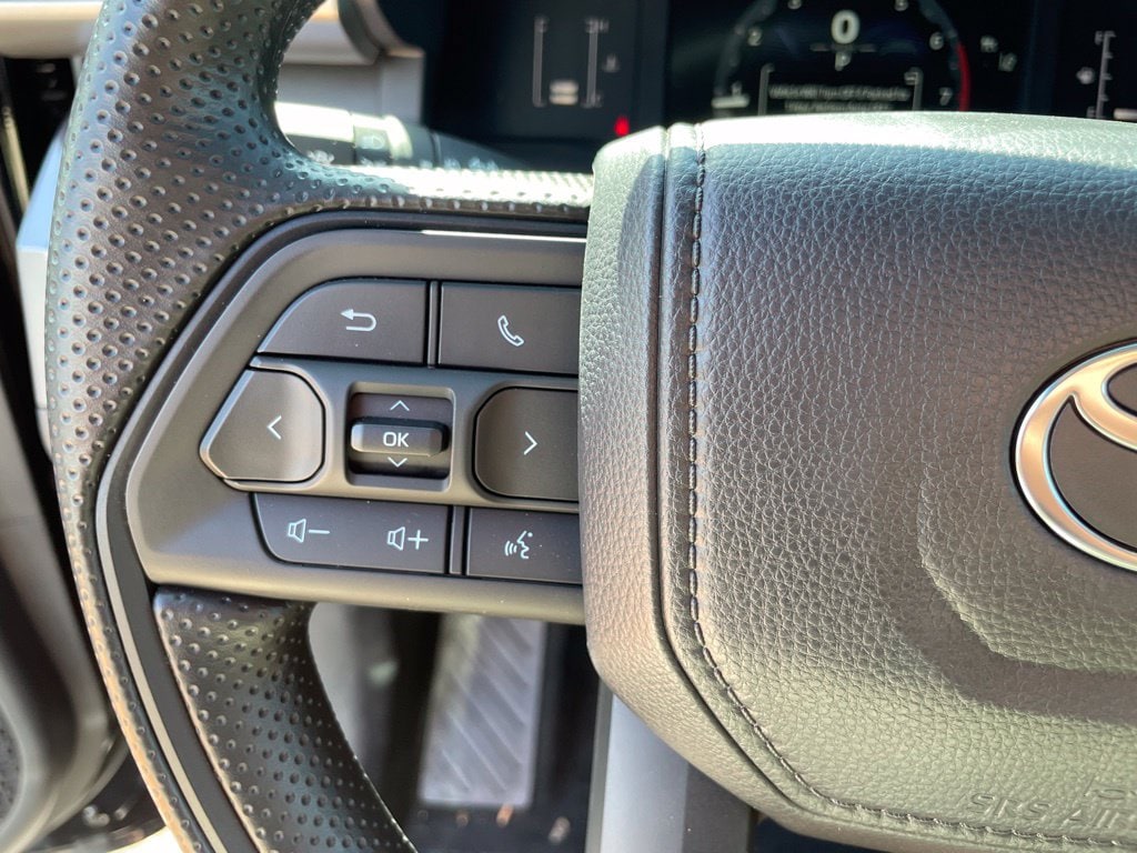 2026 Toyota Tacoma SR5 - Photo 17