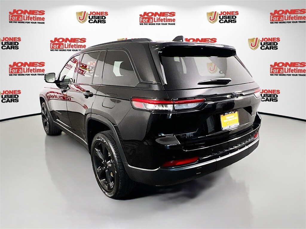 Used 2023 Jeep Grand Cherokee Altitude SUV